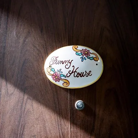 Funny House Consalvo ナポリ